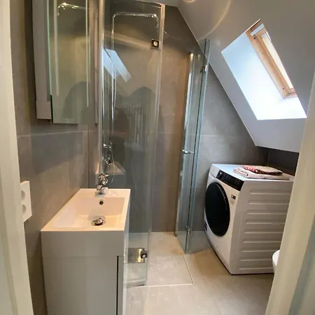 Near Sentrum For Up To 8 People Apartment Bergen