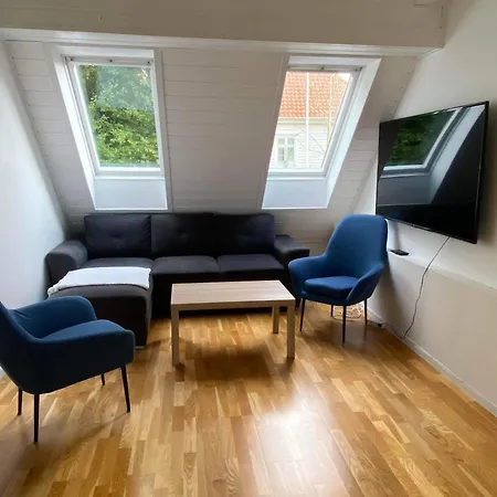 Near Sentrum For Up To 8 People * Bergen