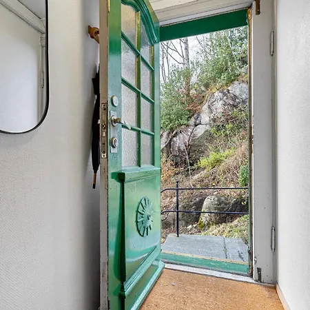 Near Sentrum For Up To 8 People Bergen