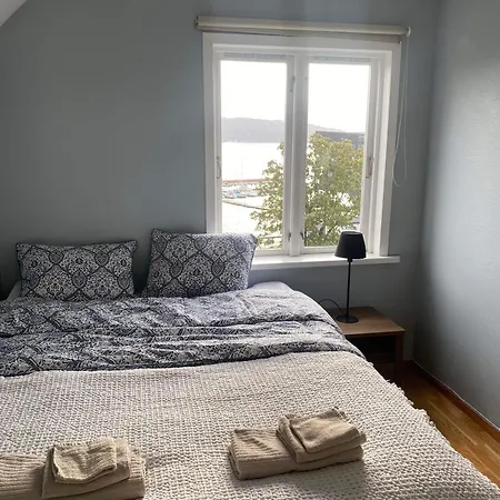 Near Sentrum For Up To 8 People * Bergen